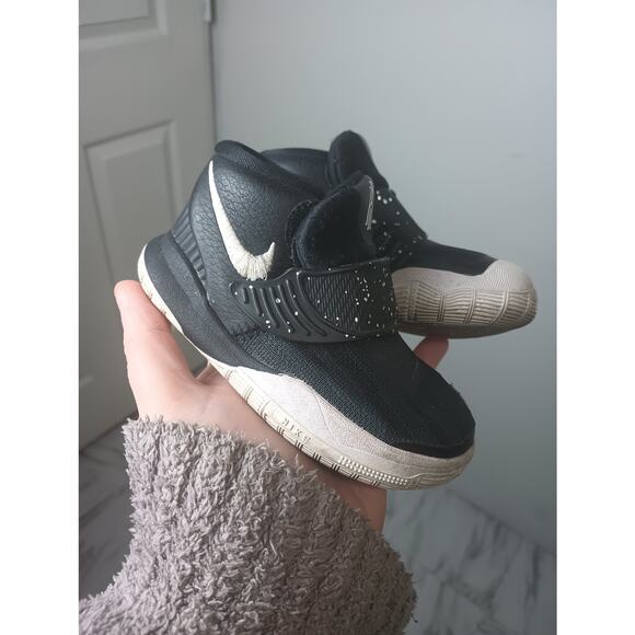 Nike Kyrie 6 Black White Toddler Sneaker Shoe Size 6C - Picture 2 of 8